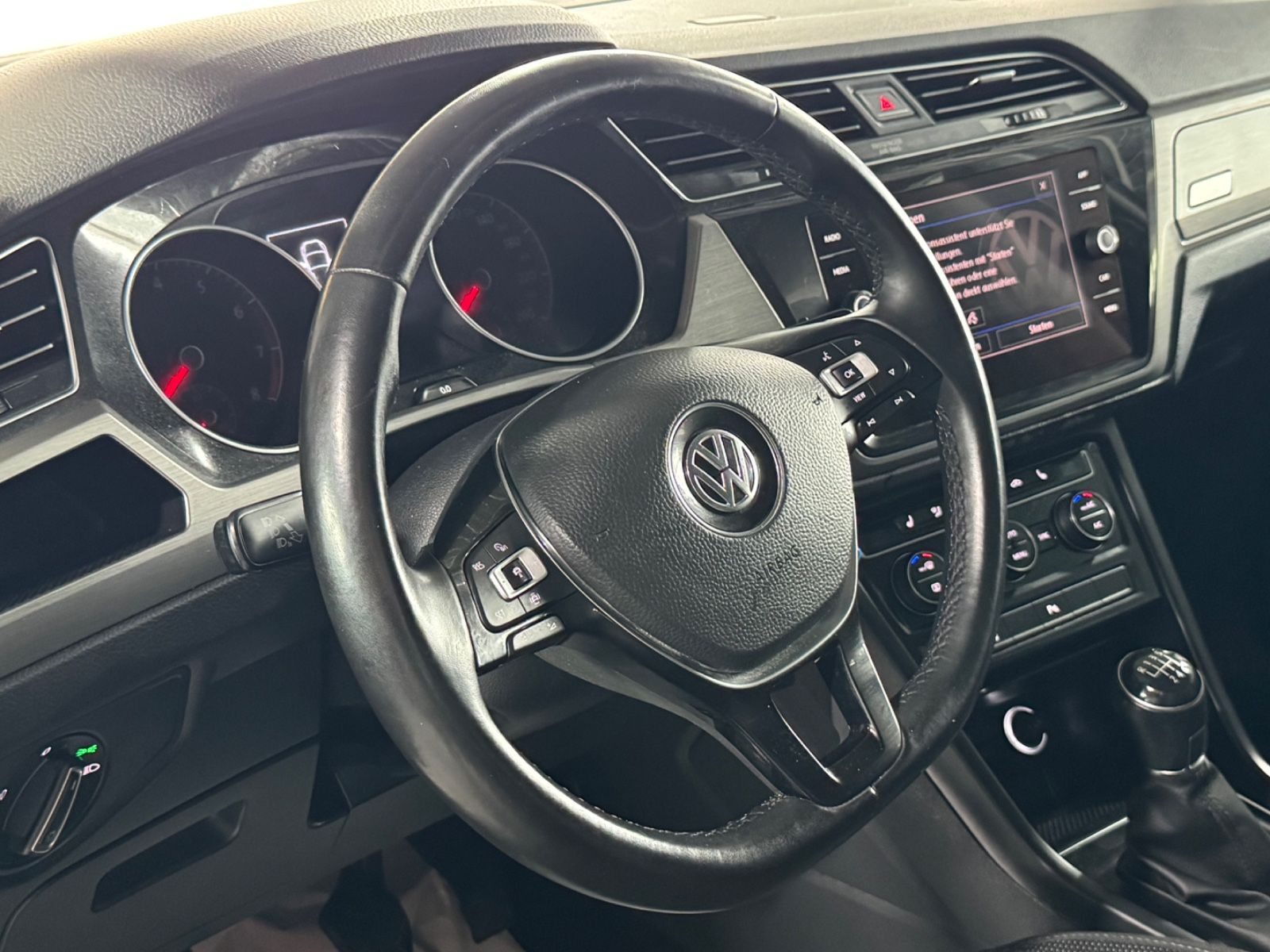 Volkswagen Touran – Foto 10