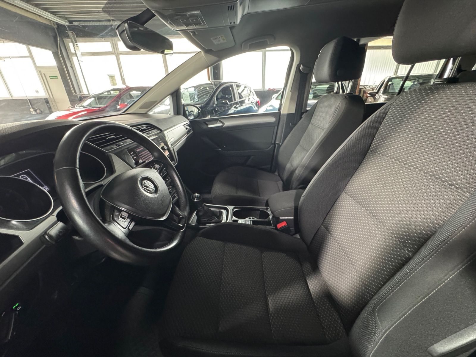 Volkswagen Touran – Foto 8