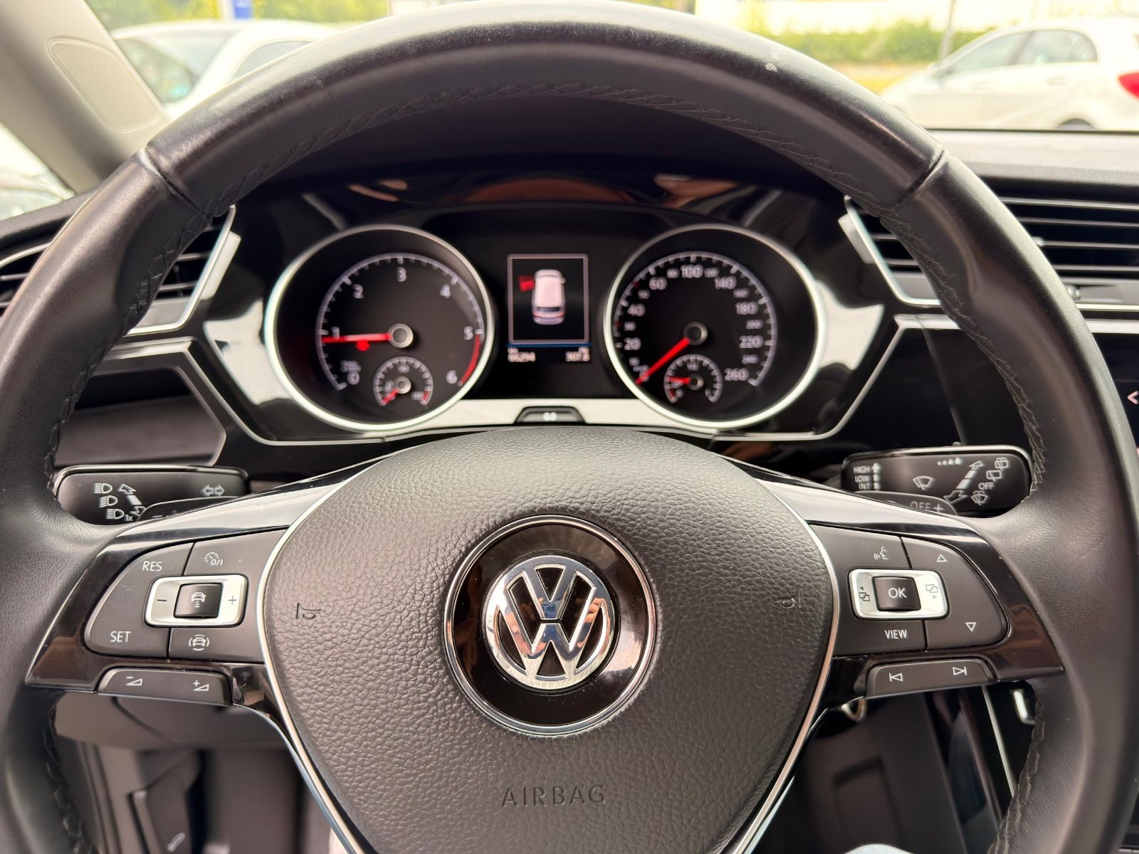 Volkswagen Touran – Foto 9
