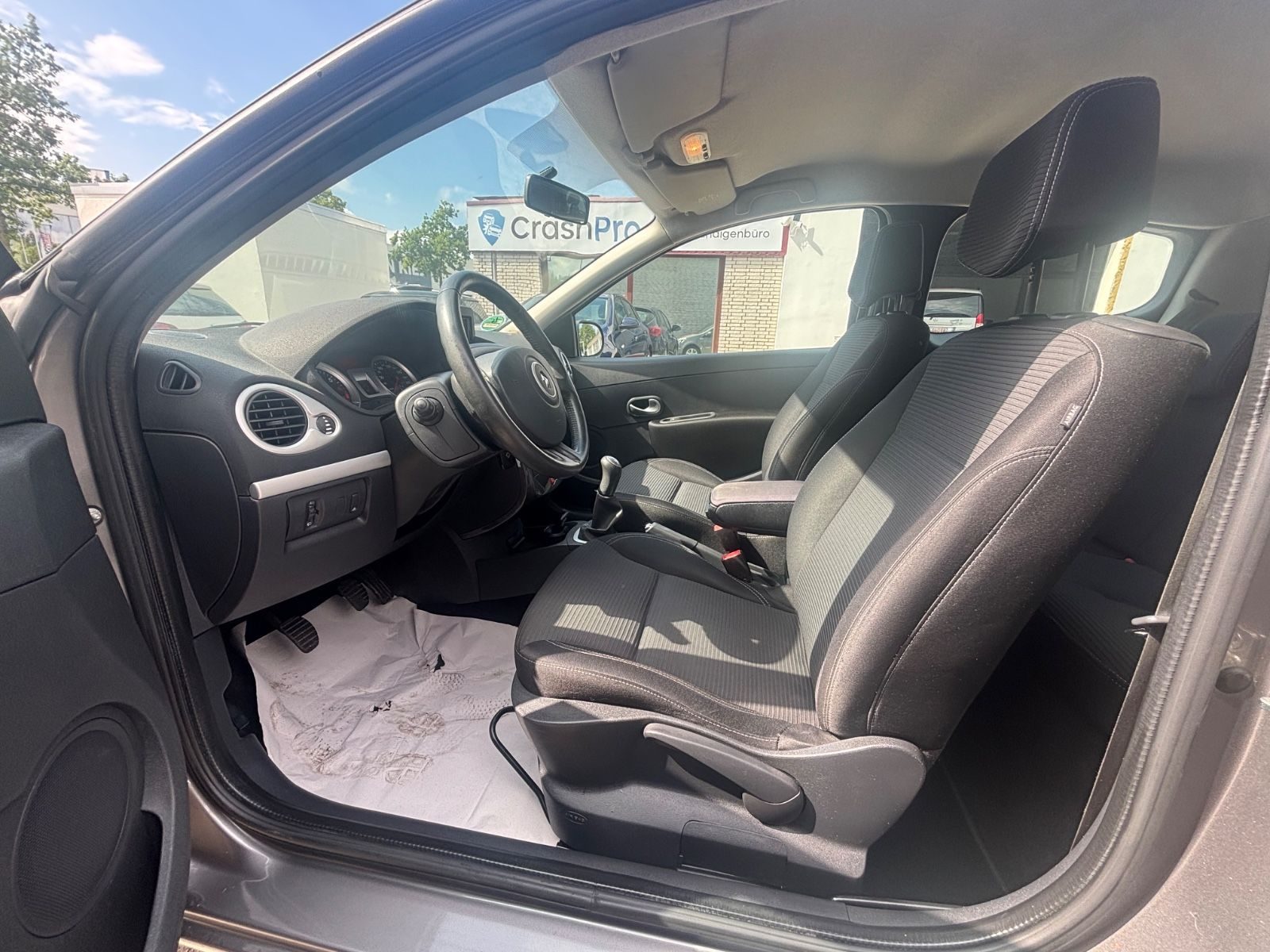 Renault Clio – Foto 12