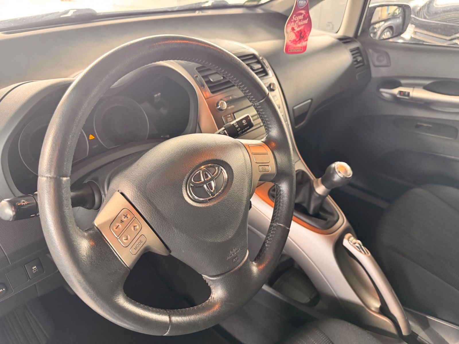 Toyota Auris – Foto 8