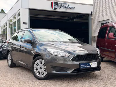 Ford Focus Turnier Trend*AHK*PDC*Lenkradheiz.*SHZ*Zah