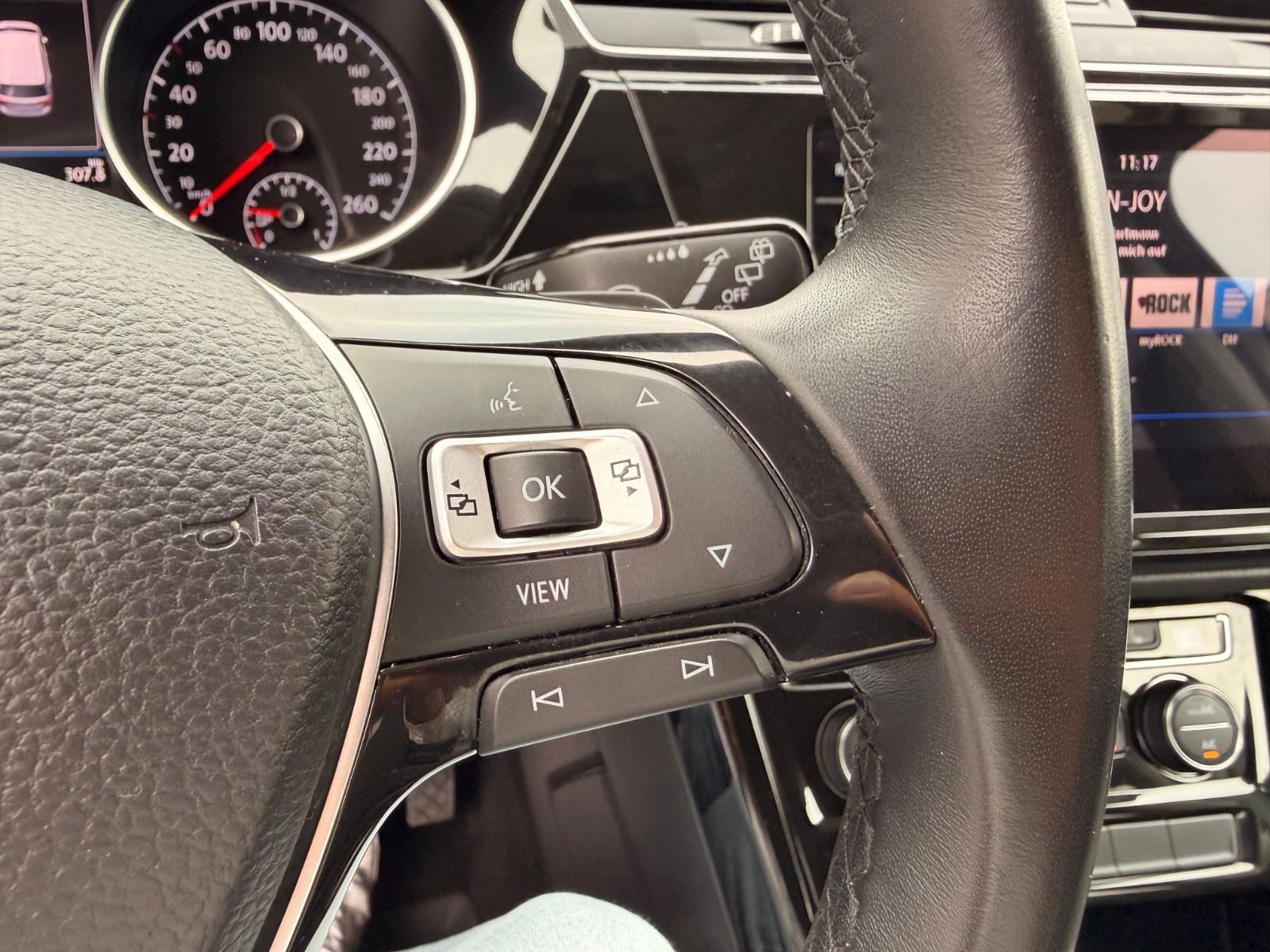 Volkswagen Touran – Foto 16