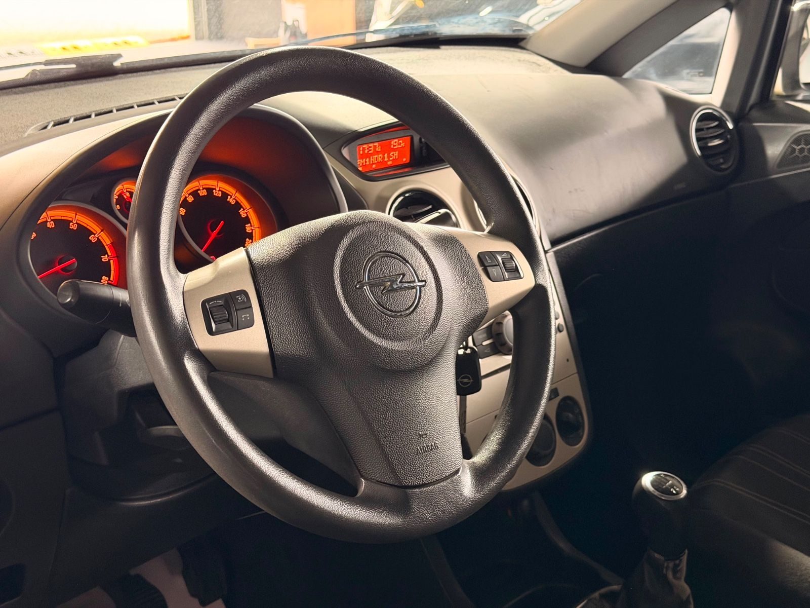 Opel Corsa – Foto 10