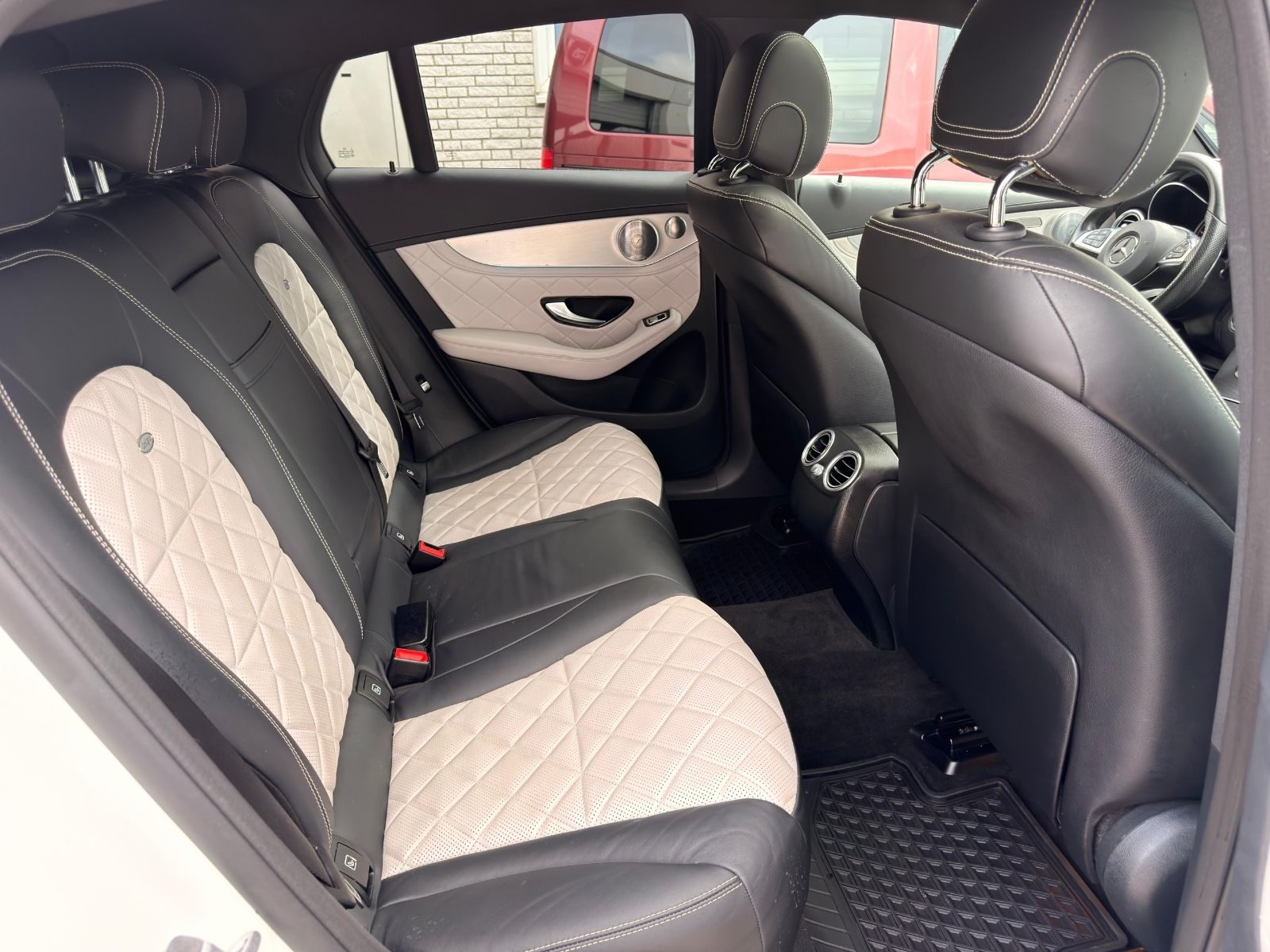 Mercedes-Benz GLC 43AMG – Bild 14