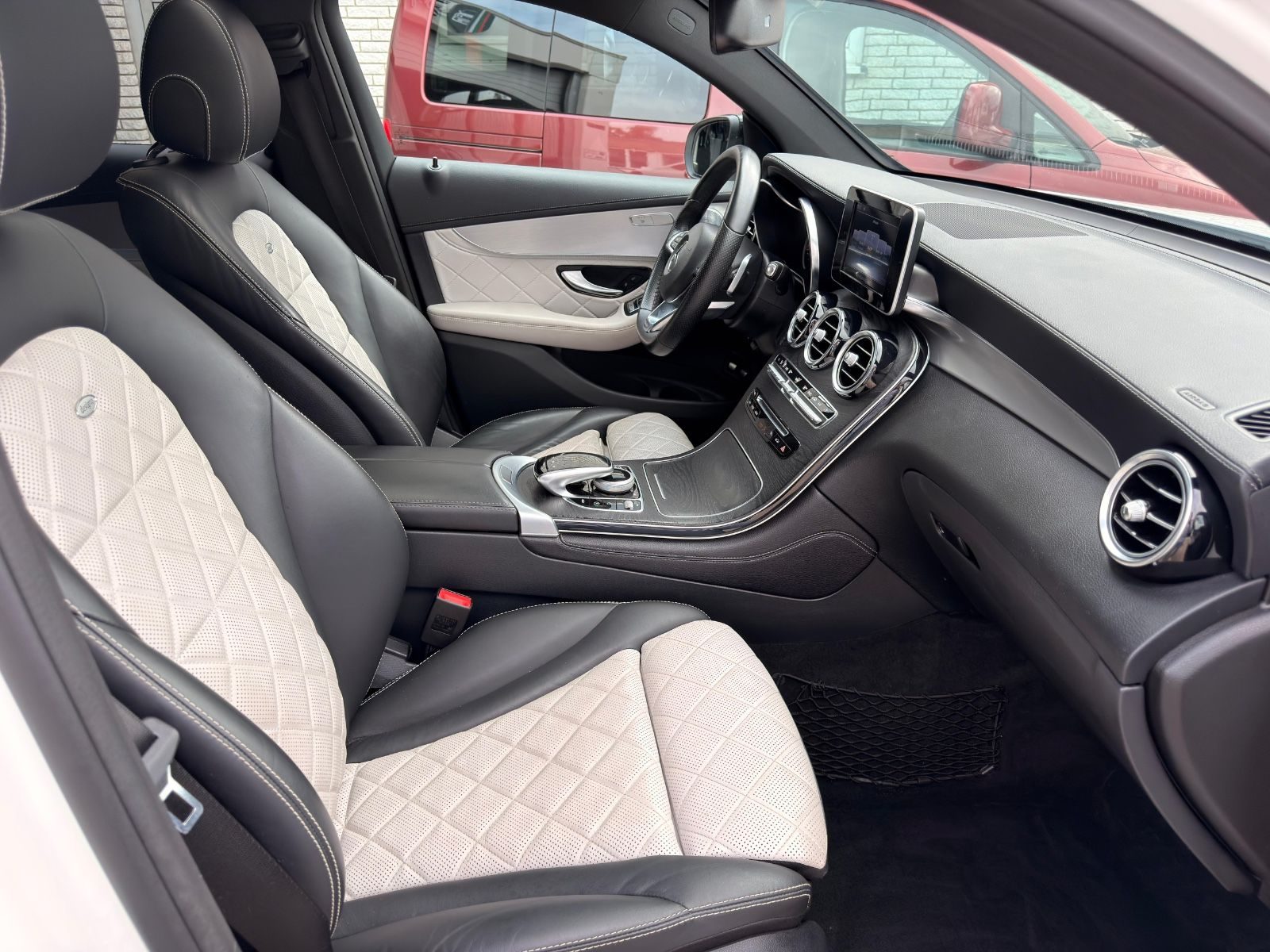 Mercedes-Benz GLC 43AMG – Bild 12