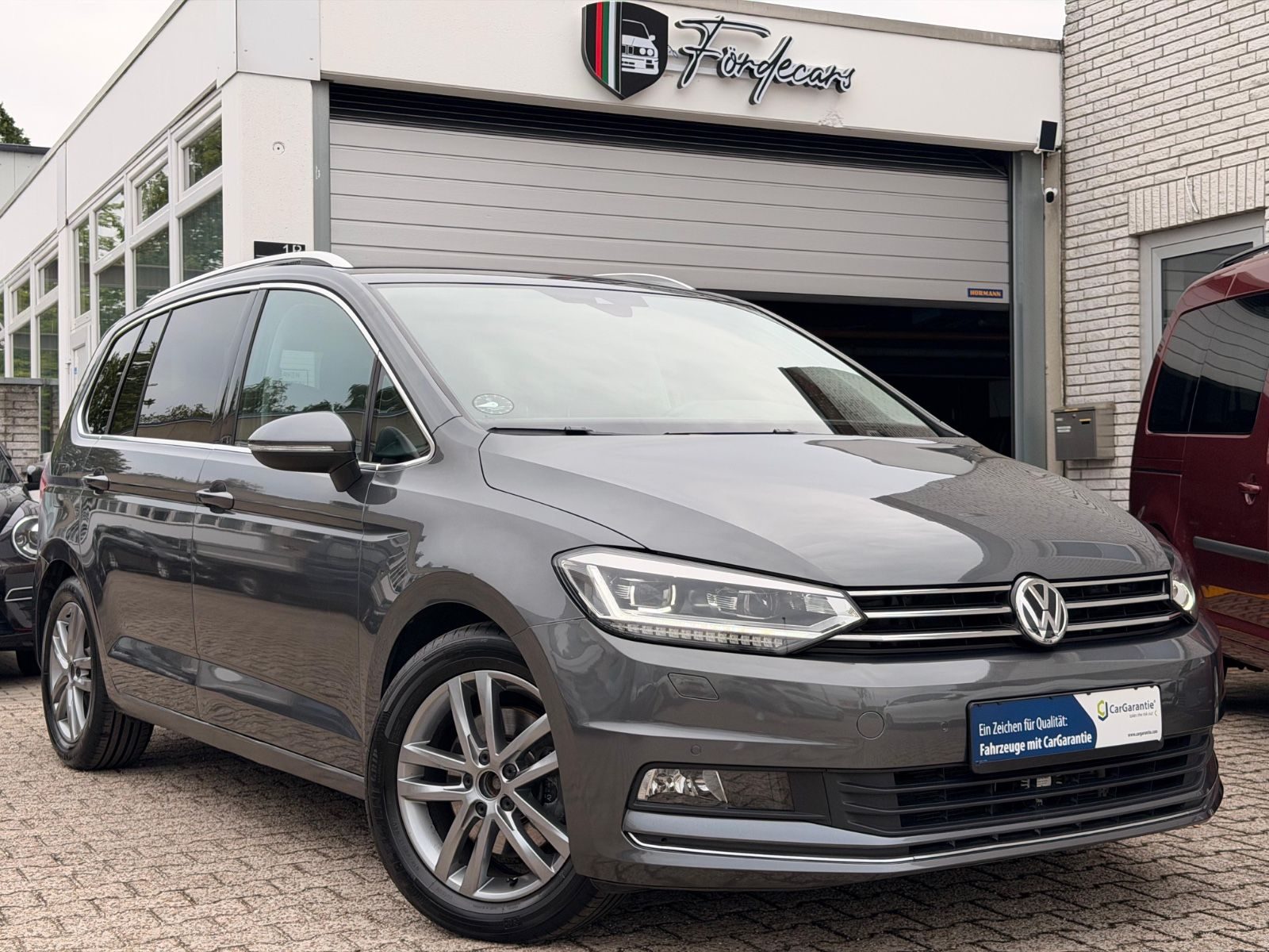 Volkswagen Touran – Foto 1