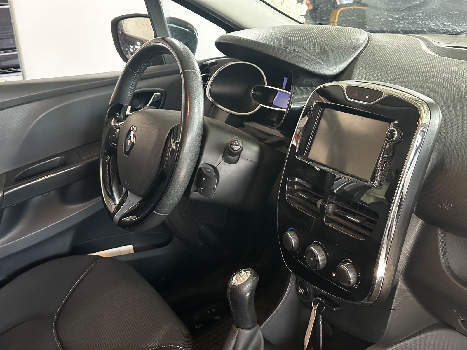 Renault Clio – Foto 6