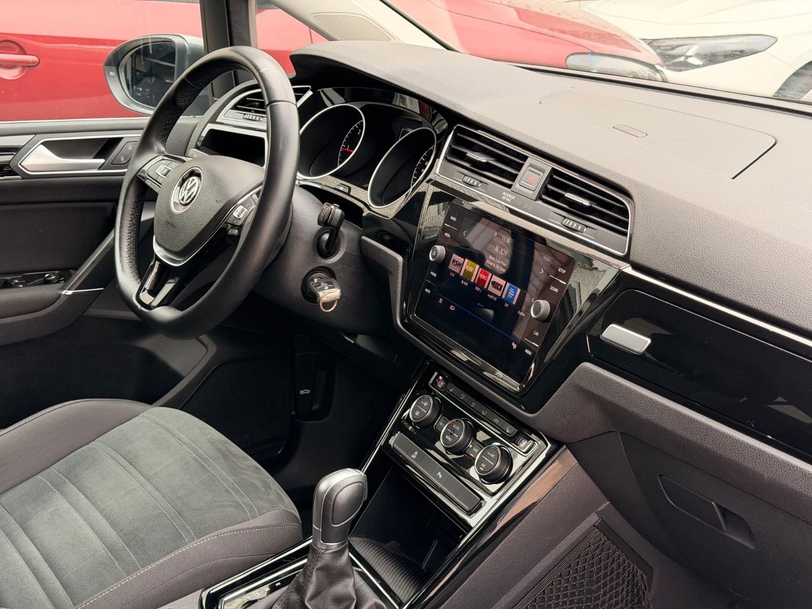 Volkswagen Touran – Foto 13