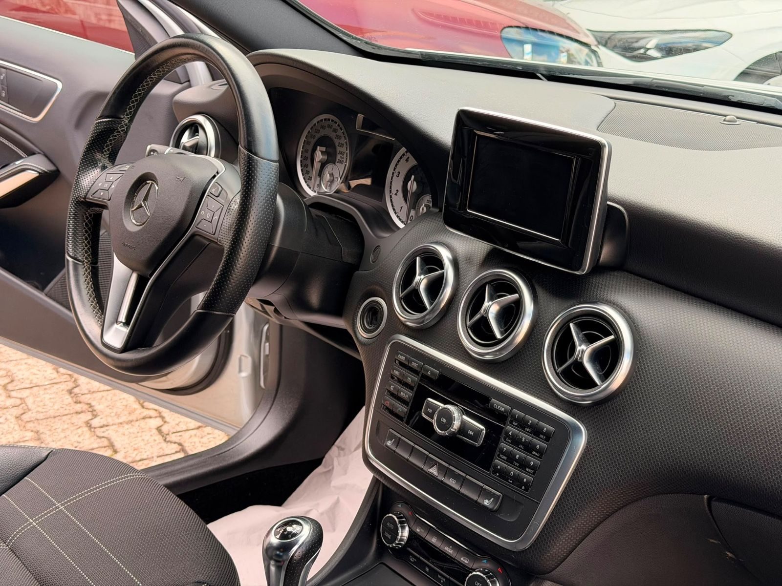 Mercedes-Benz A180 – Foto 11